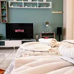 House 3 Apartment *